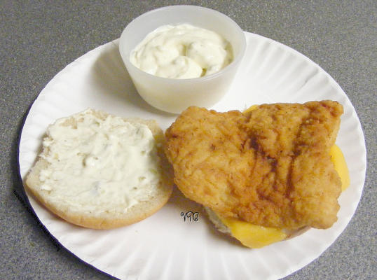 gefrituurde kabeljauw voor fish and chips met tartaarsaus