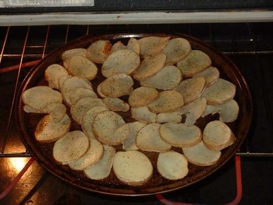 huisgemaakte gebakken aardappelchips
