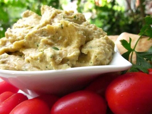 garlicky hummus