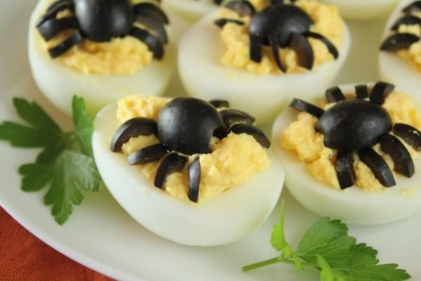 halloween spooky spin deviled eggs