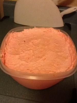 roze spul (aardbei jello, ananas dessert)