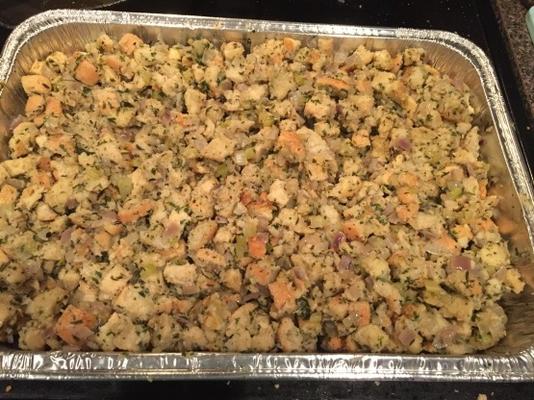 ouderwets brood en selderij dressing