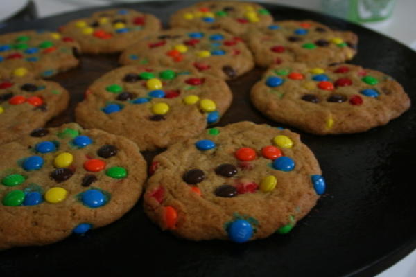 koekjes van mini-mandm's (of chocoladeschilfers)