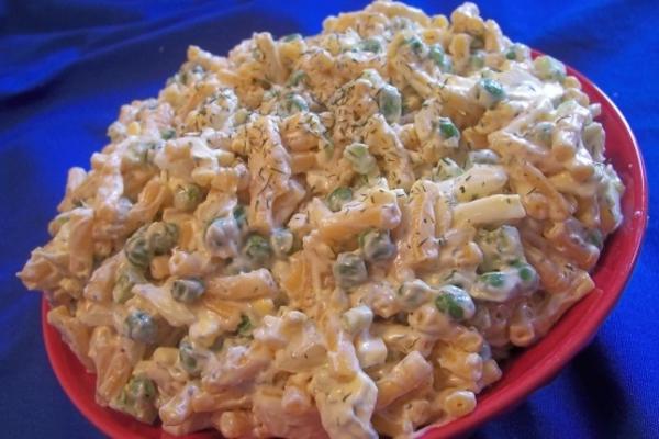 macaroni en kaas erwt salade