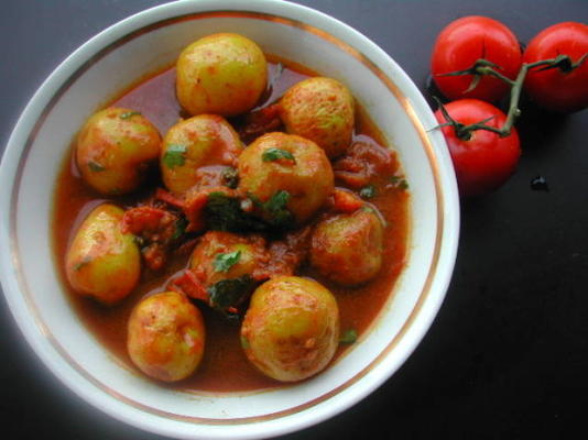 pittige aardappelen (rasadar aloo)