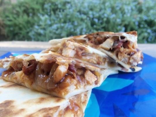 yum ... een heerlijke quesadilla voor barbecueduiken