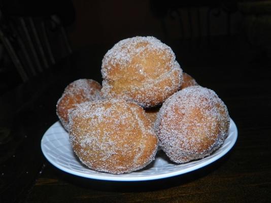 kaneel en suiker beignets