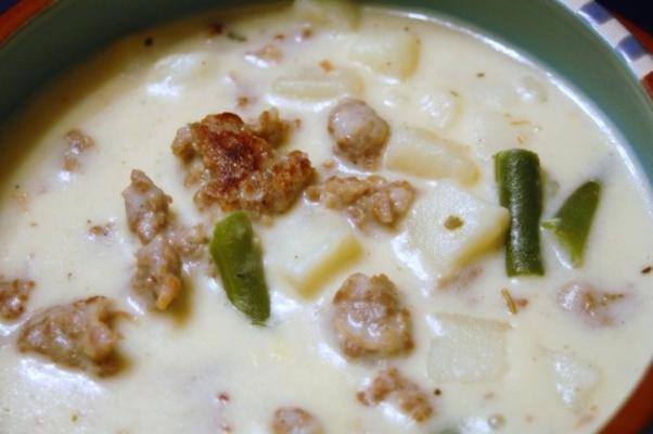 aardappel, groene bonen en bacon chowder