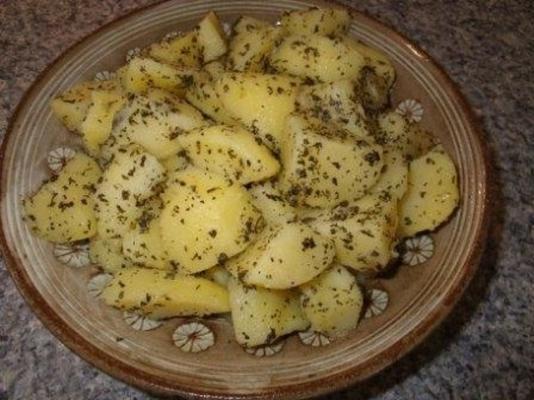 de bloemensalade van chef-kokbloem - kibrisli patates salata