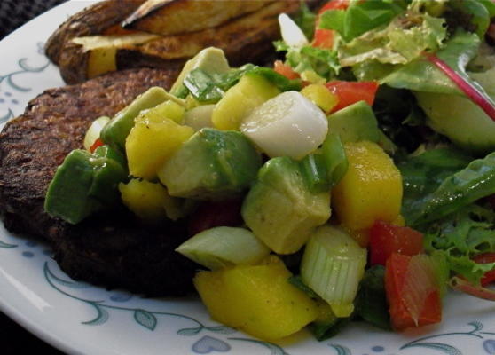 eenvoudige avocado-mango salsa