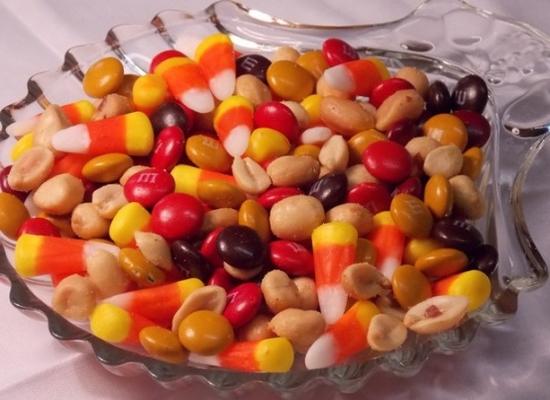 candy corn snack mix