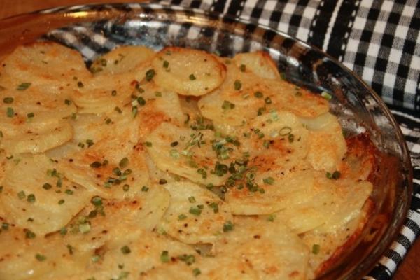 gouden parmezaanse aardappelen