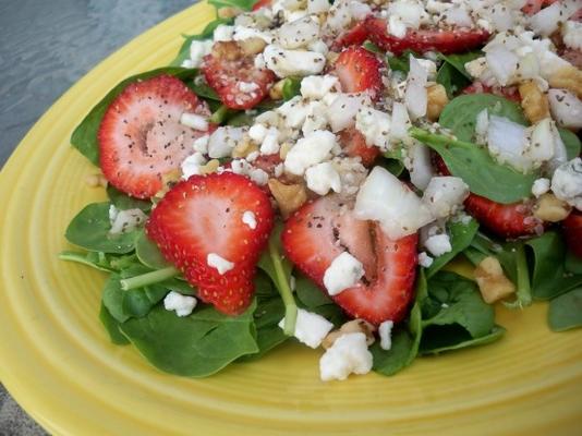 aardbeien en blauwe kaas salade