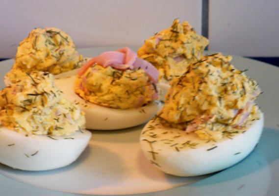 Noorse gevulde hardgekookte eieren