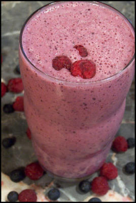 berry blast protein shake - fruit smoothie