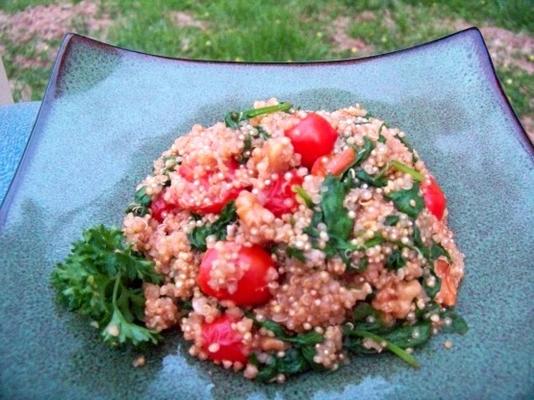 quinoa, spinazie en walnoot roerbakken