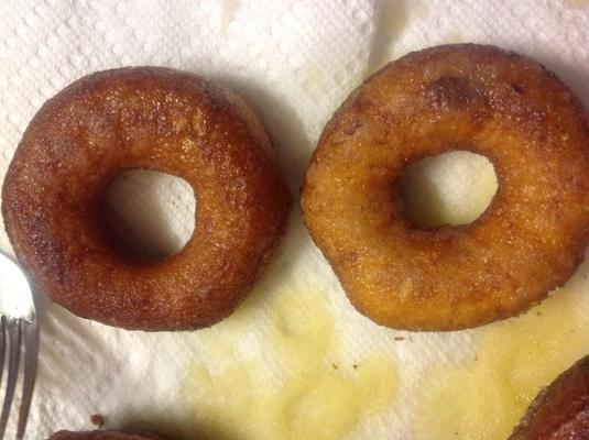 krispy kreme donuts en doughnut holes (ohhh so easy)