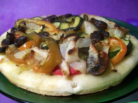 geroosterde veggie pizza met pestosaus