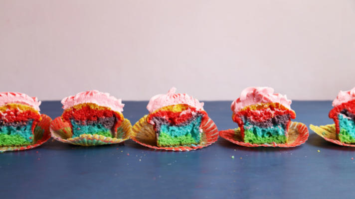 regenboog heldere cupcakes