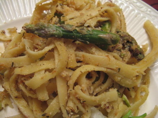 gebakken pasta met asperges, citroen en mascarpone