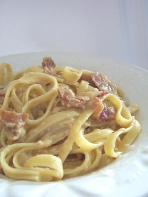 fettuccine met brie en spek saus