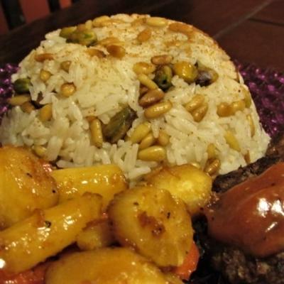 rijst met pijnboompitten en pistachenoten