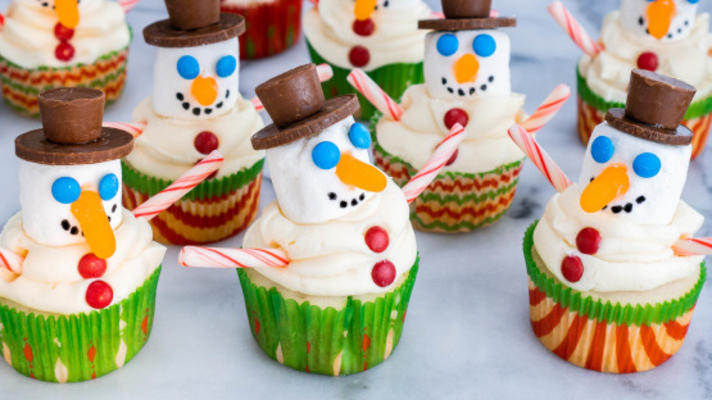 Kerstmissneeuwman cupcakes