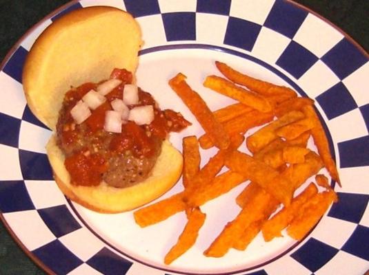 mini chipotle burgers met vuur geroosterde knoflookketchup