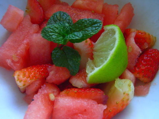 watermeloen salade met limoen dressing
