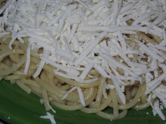 mizithra gebruinde beboterde pasta