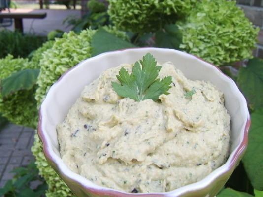 witte boon en geroosterde aubergine hummus (baba ghanoush)