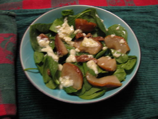 baby spinazie, peren en walnoot salade