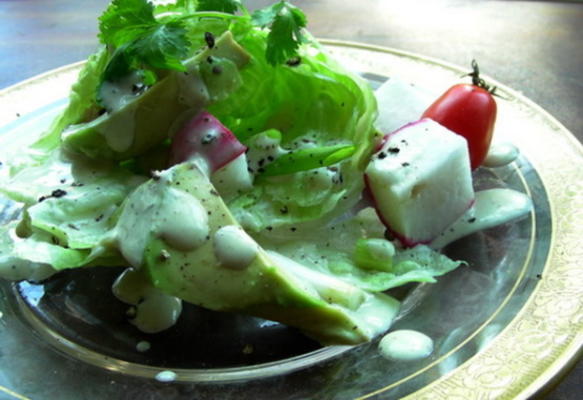 avocado salade met mayonaise dressing van komijn limoen