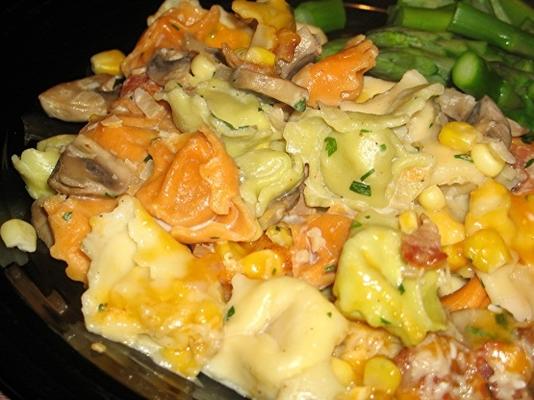 tortellini met afgeroomde maïs en spek