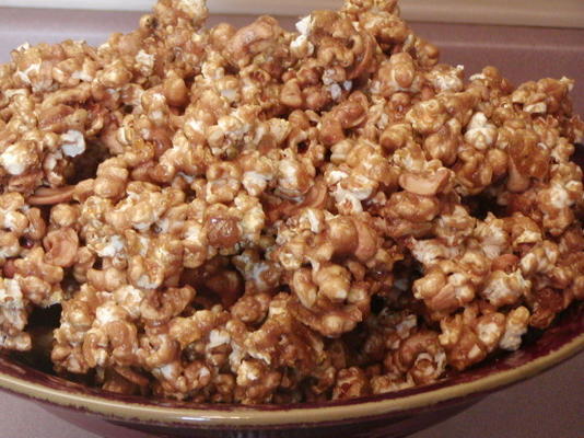 butterscotch cashew popcorn (zooo goed!)