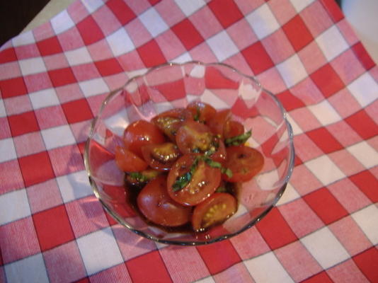 warme cherry tomatensalade