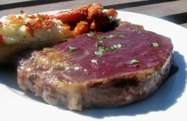 pan steaks met knoflook-mosterd saus