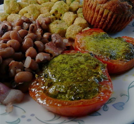 tomaten geroosterd met pesto