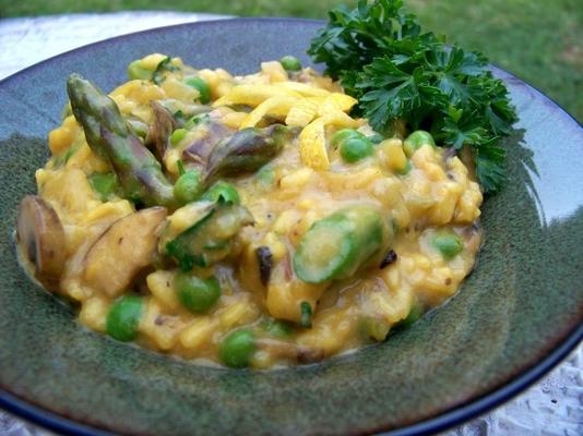 Gouden paddenstoel, erwt en asperge risotto (veganistisch)