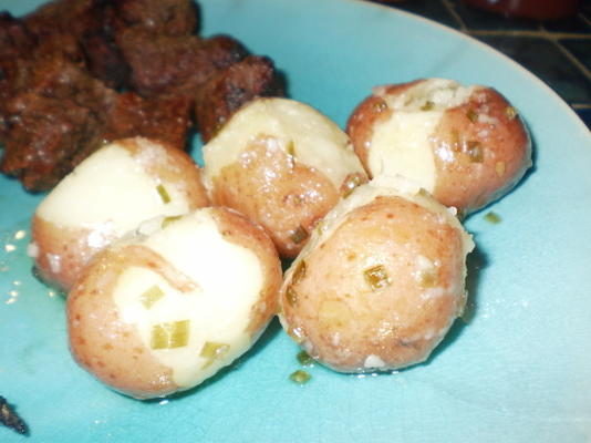 gekruide nieuwe aardappelen
