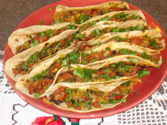 chorizo, aardappel en champignontaco's