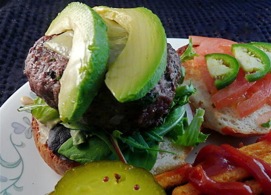 jalapeno en avocado cheeseburgers