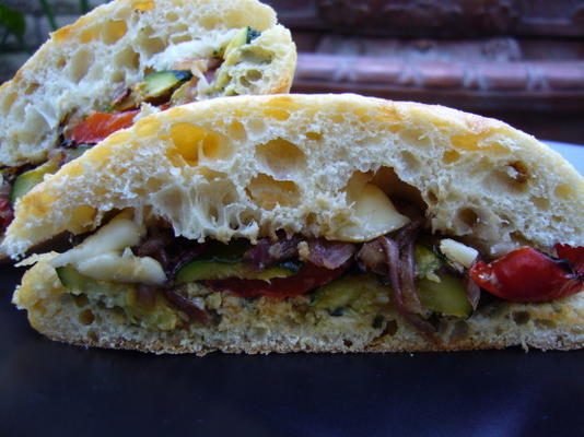 geroosterde vegetarische sandwich met brie cheese (light)