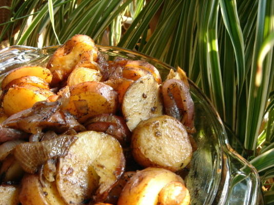 balsamico geroosterde uien en aardappelen