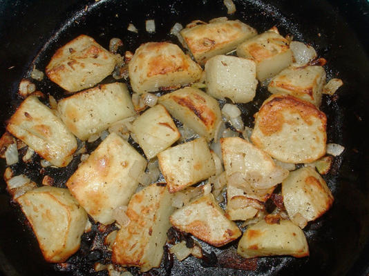 geroosterde rozemarijn-ui aardappelen