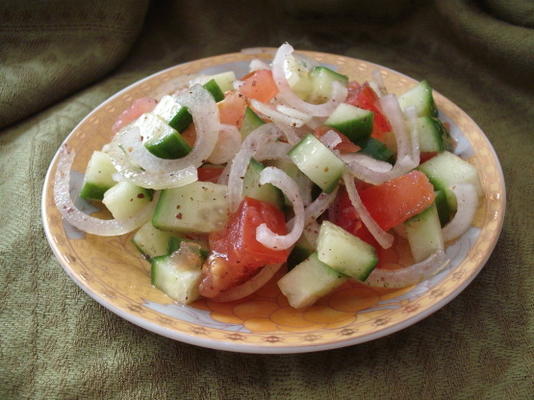 iraqi 'summag' salade - sumac salade.