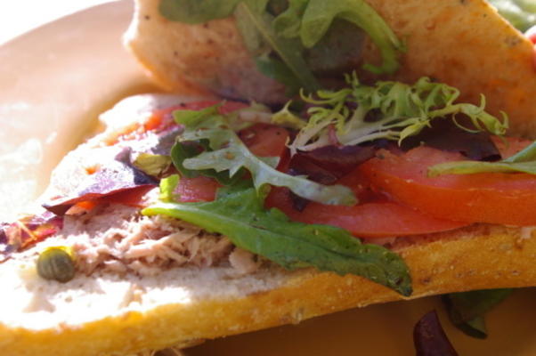 Italiaanse gevulde tonijn sandwich (ww)