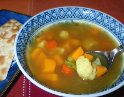 bloemkool en zoete aardappelcurry-soep