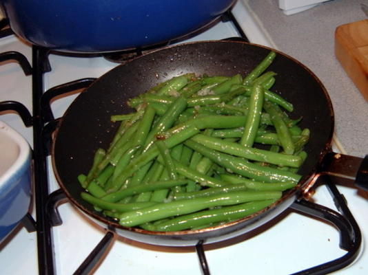 snoer / groene bonen met gember en knoflook