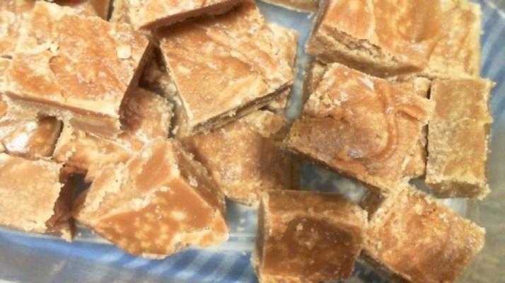 oma's bruine suiker fudge